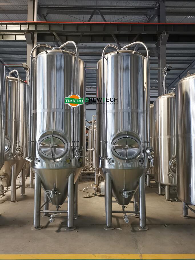 25hl Jacketed conical fermenter TianTai® 2150HL brewery equipment